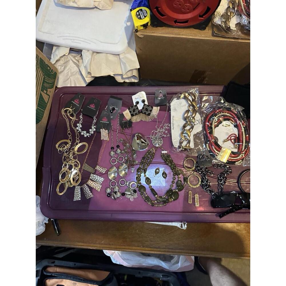 Costume Jewelry Lot‎ – Paparazzi Necklaces, Earrings, Bracelets & Chunky Chains